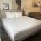 Spark by Hilton Lakewood Denver Southwest