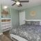 Texas Charm Cottage - 1 Block from the Lake & Hill Country Views