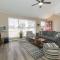 Texas Charm Cottage - 1 Block from the Lake & Hill Country Views