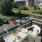 Studio White Chateau met parking en zonnig balkon