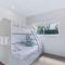 Park Avenue Luxe Chic Townhouse Sleeps 9, Carpark