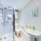 Modern Comfortable 2 & 3 Bed Apartments, Free Parking, Wifi, Headington, Close to Hospitals, Science Park & Brookes University