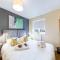 Modern Comfortable 2 & 3 Bed Apartments, Free Parking, Wifi, Headington, Close to Hospitals, Science Park & Brookes University