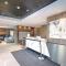 Riverside Retreat - Enjoy Walking Trails, FREE Banff Pass, Gym, Wine & Parking! Work Space Included!