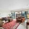 Waterfront Premium Apartment in central Geelong