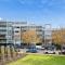 Waterfront Premium Apartment in central Geelong