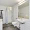 Apartment Jurviis - 100m from the sea by Interhome