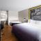 Super 8 by Wyndham Helen