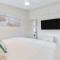 Downtown Beach Cottage - Heated Pool