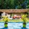 Buendía Lux Mango Suite Pool and BBQ Steps to Beach
