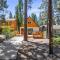 The Teddy Bear Cabin! Large Patio!