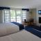Colonial Inn Harbor Springs
