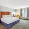 Hampton Inn Dekalb - Near the University