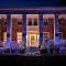 Cromwell Manor Inn