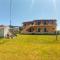 Feakes Apartments