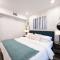King Bed-Walk Downtown-Free Garage Parking-Laundry