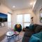 King Bed-Walk Downtown-Free Garage Parking-Laundry