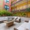 King Bed-Walk Downtown-Free Garage Parking-Laundry