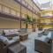King Bed-Walk Downtown-Free Garage Parking-Laundry