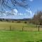 3 Bed in Hartfield oc-tw653