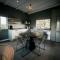 Mountain-View Stay, Aircon, WiFi, Parking