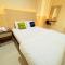 Urbanview Hotel Ling near Jawa Timur Park 2