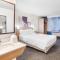 Spark by Hilton Kent Seattle