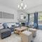 The Blue Holly - Bright & Spacious with a Pool