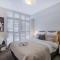 Hollys City Skyline-Views, Pool, Spa, CBD Central