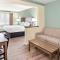 GuestHouse Inn & Suites Kelso/Longview