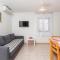 Cozy Apartment In Jurandvor With Wifi