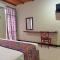 Elepath Lodge Pinnawala
