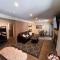 Tastefully Remodeled Condo at Mammoth Ski & Racquet Club, Hot Tub, Garage, 10 Min Walk to Ski Lifts