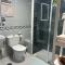 Habitación con baño privado