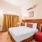 FabHotel The Dayal - 24 kms from Delhi Gate, 5 kms from Agra Fort
