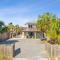 Newly Renovated 2 Bedroom Beach House Free Parking Newly Renovated 2 Bedroom Beach House Free Parking
