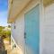 Newly Renovated 2 Bedroom Beach House Free Parking Newly Renovated 2 Bedroom Beach House Free Parking