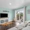 Newly Renovated 2 Bedroom Beach House Free Parking Newly Renovated 2 Bedroom Beach House Free Parking