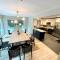 Catskill MNTN Escape 5 BR 3 bath Villa Hot Tub Fire Pit Best Group Stay