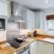 Daisy Cottage - Part of the The Bay Filey Holiday Village with pool, gym and direct beach access, pub, restaurant, tennis and meadows walks