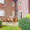 Daisy Cottage - Part of the The Bay Filey Holiday Village with pool, gym and direct beach access, pub, restaurant, tennis and meadows walks