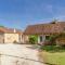 Impressive restored farmhouse with pool - Campsegret