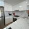 Lovely 2Bed Apt in the heart of CBD with parking