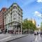 Lovely 2Bed Apt in the heart of CBD with parking