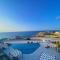 Wake Up by the Sea Oceanfront Garden Retreat with Pool