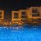 Wake Up by the Sea Oceanfront Garden Retreat with Pool
