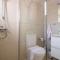 Sea View Stay 200m to Beach