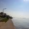 Sea View Stay 200m to Beach
