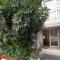 Stelia's Seagate Studio Apt.