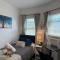 Cozy Private bedrooms Kitchen Wifi